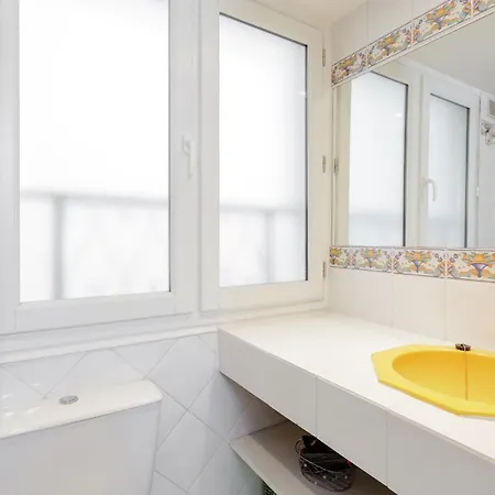 Les Enfants Rouges Apartament