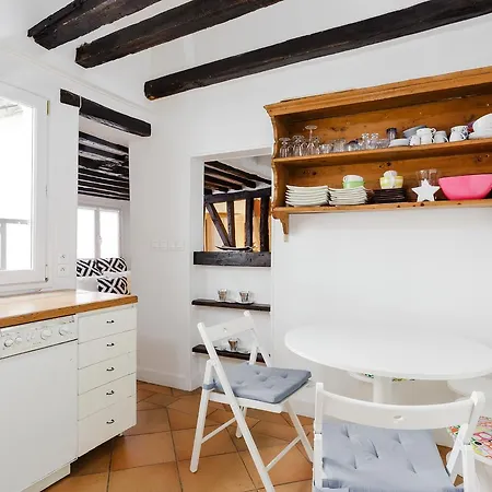 Les Enfants Rouges Apartament
